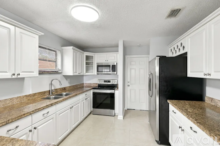506 NW 136th Ct 4 Beds Single Family Home for Rent - Photo gallery 2
