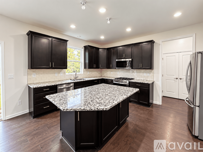 6462 Tarr Rd 5 Beds Single Family Home for Rent - Photo gallery 2