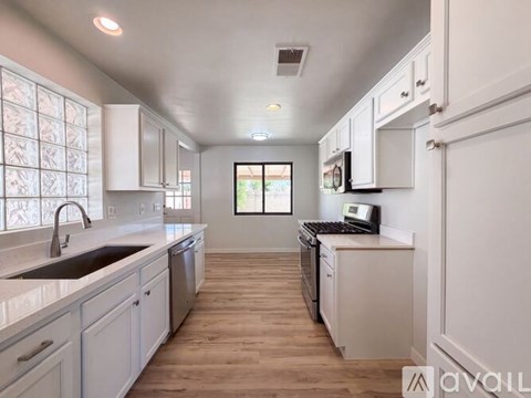4802 N 14Th Ave 3 Beds Apartment for Rent