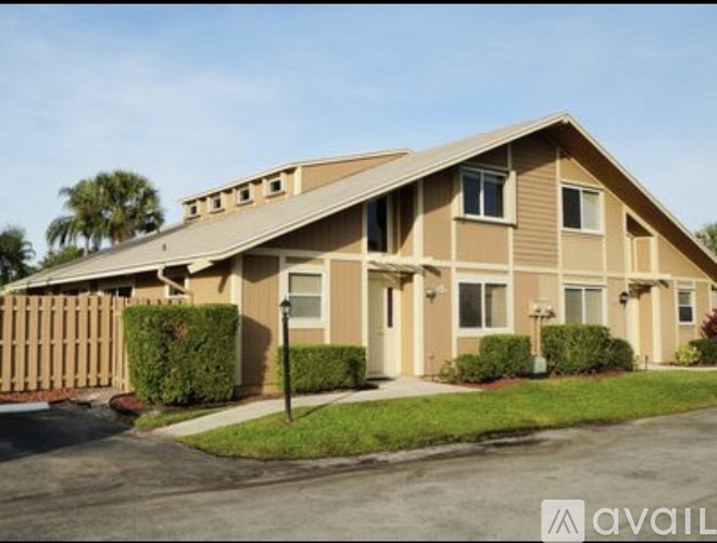 291 Maplecrest Circle 4 Beds Townhouse for Rent - Photo gallery 2