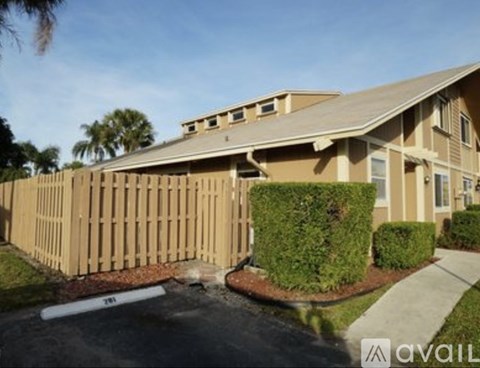 291 Maplecrest Circle 4 Beds Apartment for Rent