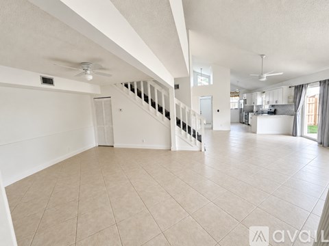 291 Maplecrest Circle 4 Beds Apartment for Rent