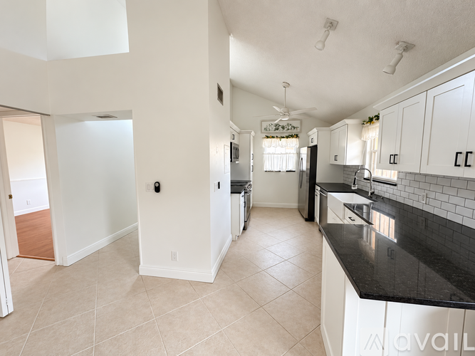 291 Maplecrest Circle 4 Beds Townhouse for Rent - Photo gallery 5