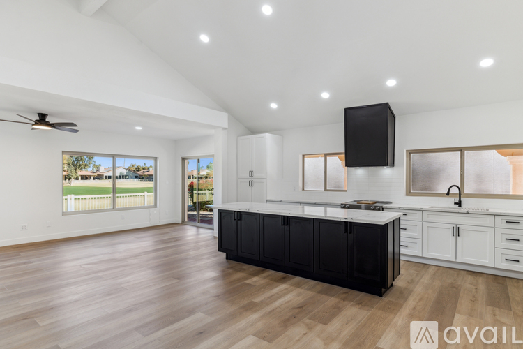 10846 East Navajo Drive 2 Beds Single Family Home for Rent - Photo gallery 3