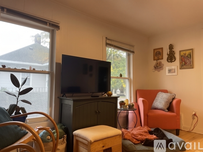 219 S Bedford St 2 Beds Apartment for Rent - Photo gallery 4