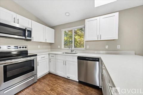 1612 56Th Ave NE 3 Beds Apartment for Rent