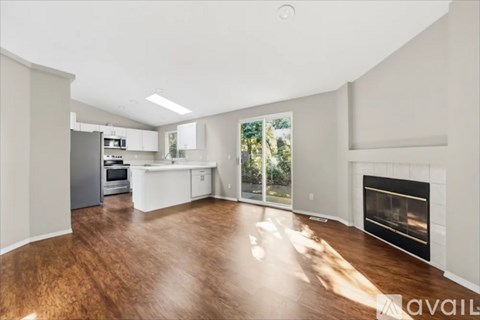 1612 56Th Ave NE 3 Beds Apartment for Rent