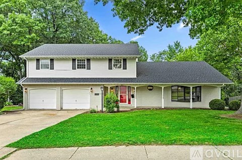 5311 N Woodview Ave 4 Beds Apartment for Rent