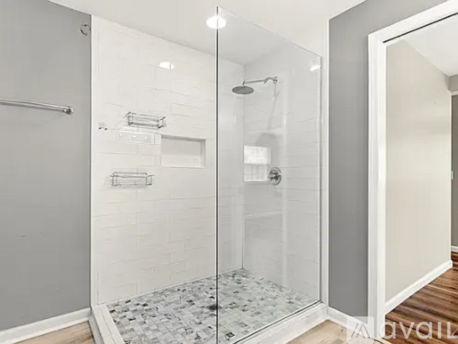 5311 N Woodview Ave 4 Beds Single Family Home for Rent - Photo gallery 3