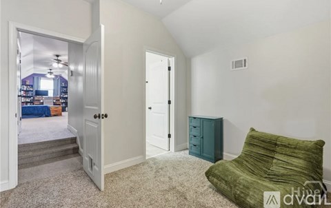 6 Osgood Lane 5 Beds Apartment for Rent