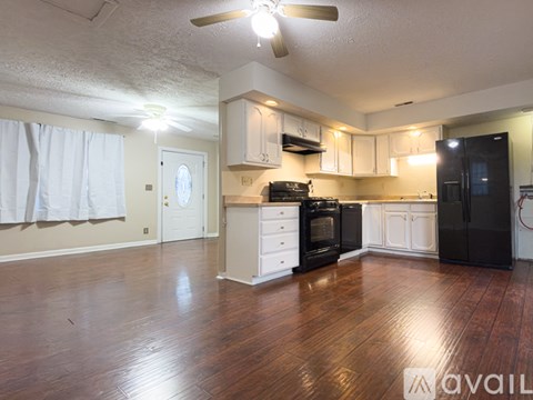 668 Greenbriar St 3 Beds Apartment for Rent