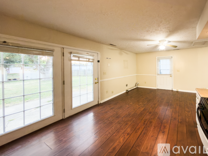 668 Greenbriar St 3 Beds Single Family Home for Rent - Photo gallery 4