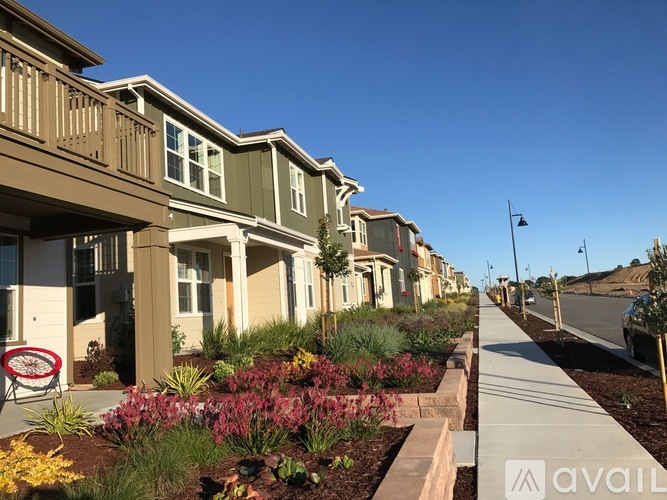 249 9th St 3 Beds Single Family Home for Rent - Photo gallery 2
