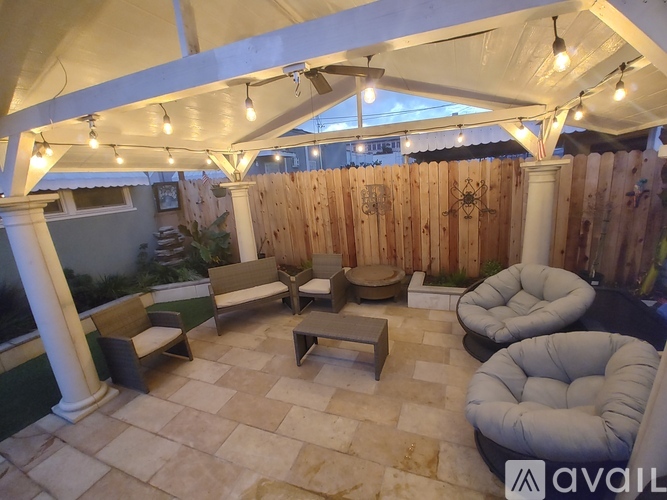 1835 West 70th Street 2 Beds Single Family Home for Rent - Photo gallery 3