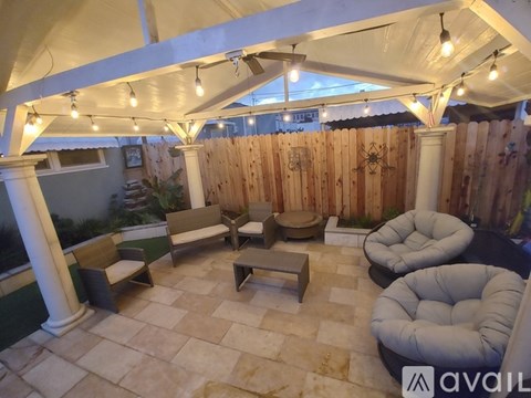 1835 West 70Th Street 2 Beds Apartment for Rent