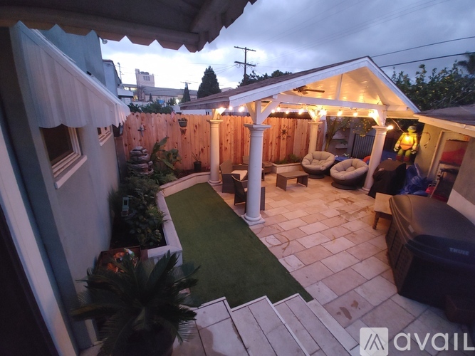 1835 West 70th Street 2 Beds Single Family Home for Rent - Photo gallery 5