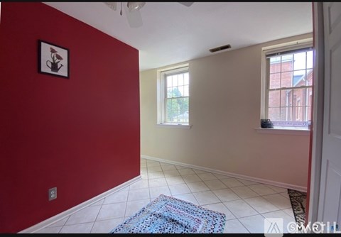 1 Russell Street 2 Beds Apartment for Rent