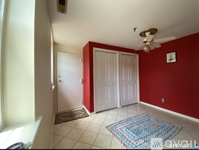 1 Russell Street 2 Beds Condo for Rent - Photo gallery 3