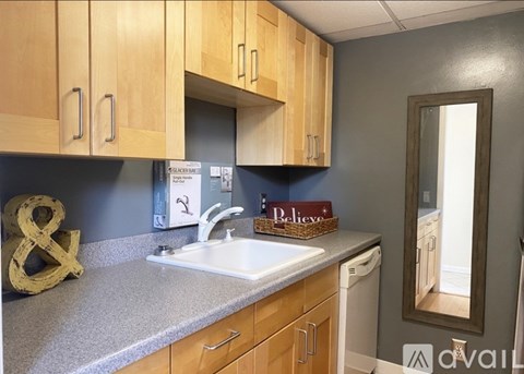 1 Russell Street 2 Beds Apartment for Rent
