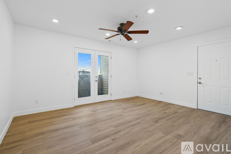 8204 North Cedar Springs Road 3 Beds Condo for Rent - Photo gallery 1