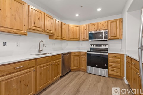 8204 North Cedar Springs Road 3 Beds Apartment for Rent