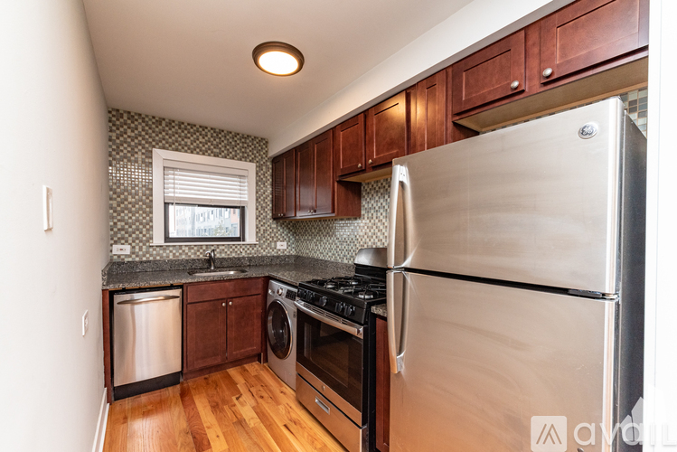 696 Elm Pl 2 Beds Apartment for Rent - Photo gallery 3