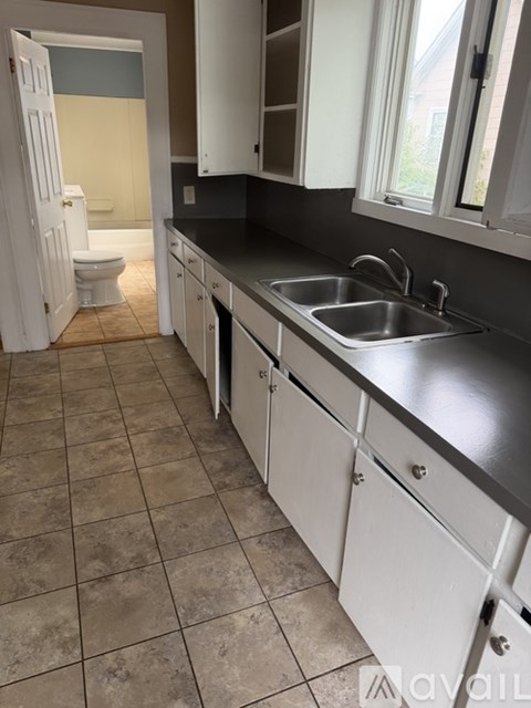 91 Ash Street 2 Beds Apartment for Rent