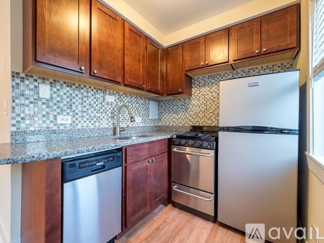 696 Elm Pl Studio Apartment for Rent - Photo gallery 4