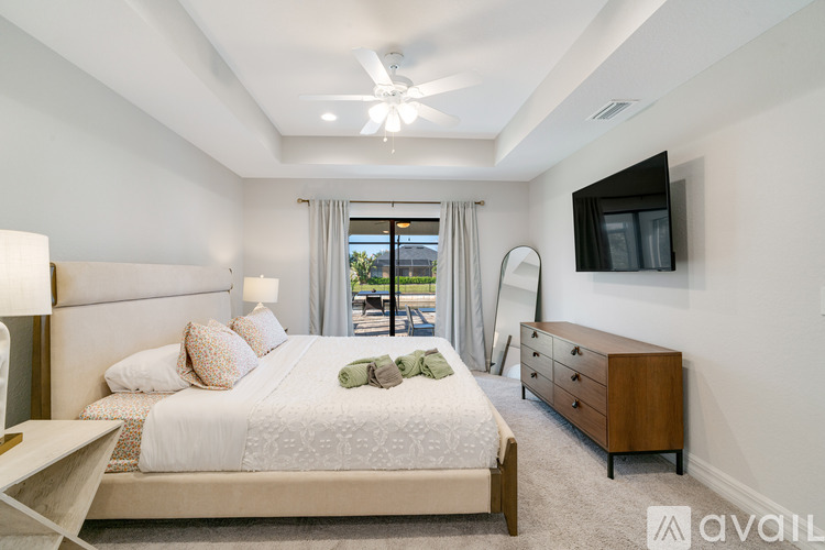 2510 Southwest 10th Avenue 4 Beds Single Family Home for Rent - Photo gallery 3