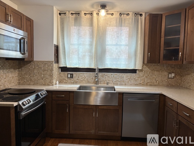 6430 Rosemoor Street 3 Beds Single Family Home for Rent - Photo gallery 5