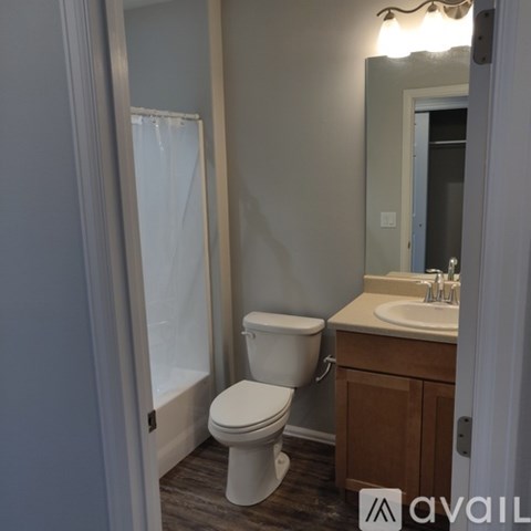 564 South Angus Avenue 3 Beds Apartment for Rent