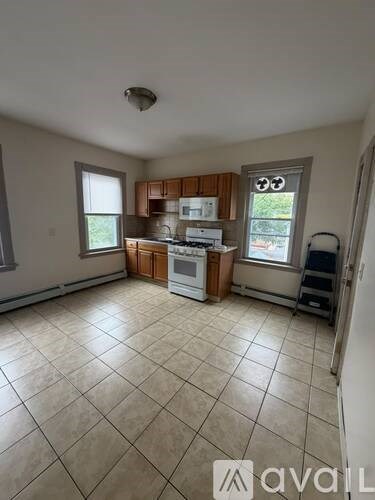 66 Goddard St 2 Beds Apartment for Rent