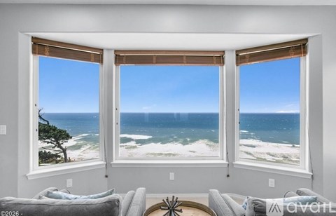 1825 Southwest Coast Avenue 3 Beds Apartment for Rent