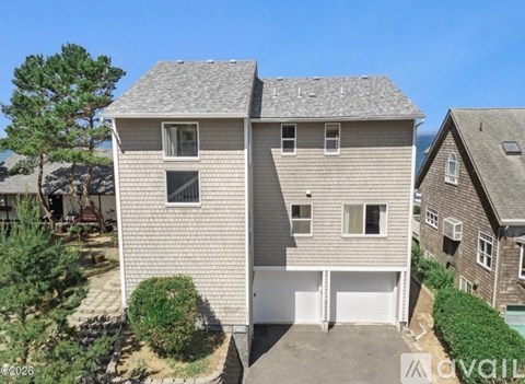 1825 Southwest Coast Avenue 3 Beds Apartment for Rent