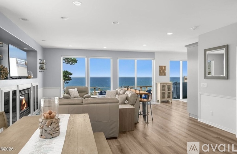 1825 Southwest Coast Avenue 3 Beds Single Family Home for Rent - Photo gallery 5