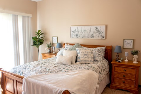 2570 1St Avenue South 1-2 Beds Apartment for Rent