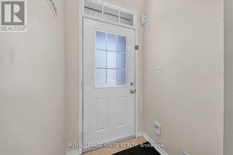 72 OAKINS LANE 3 Beds Apartment for Rent