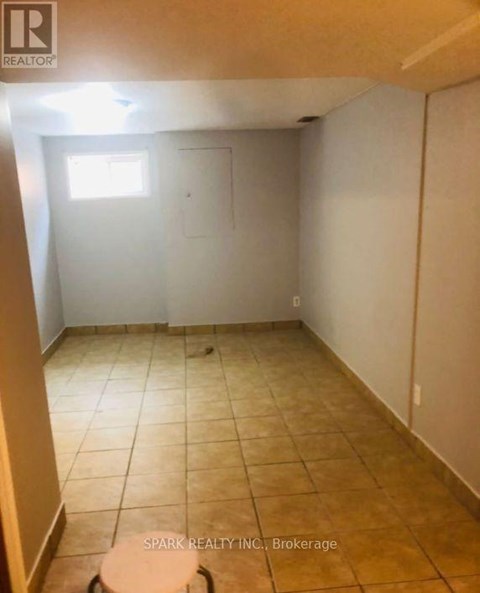 27 ERLESMERE AVENUE 2 Beds Apartment for Rent