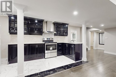 BASEMENT - 38 HAVANNA CRESCENT 3 Beds Apartment for Rent
