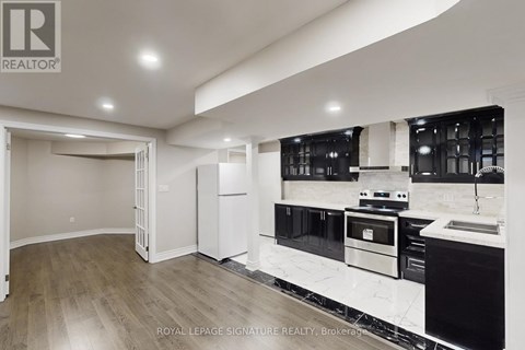 BASEMENT - 38 HAVANNA CRESCENT 3 Beds Apartment for Rent