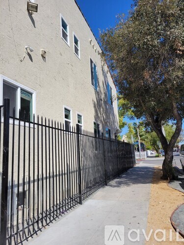 1401 Gaviota Avenue 3 Beds Apartment for Rent