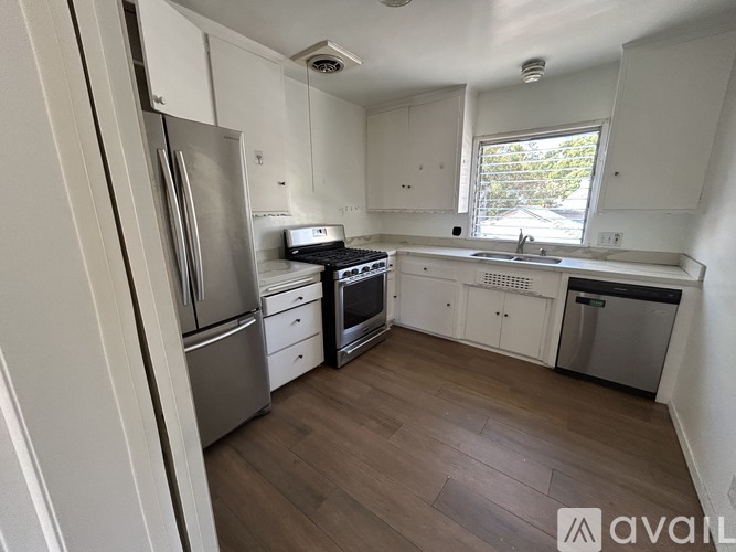 243 North Swall Drive 1 Apartment for Rent - Photo gallery 1