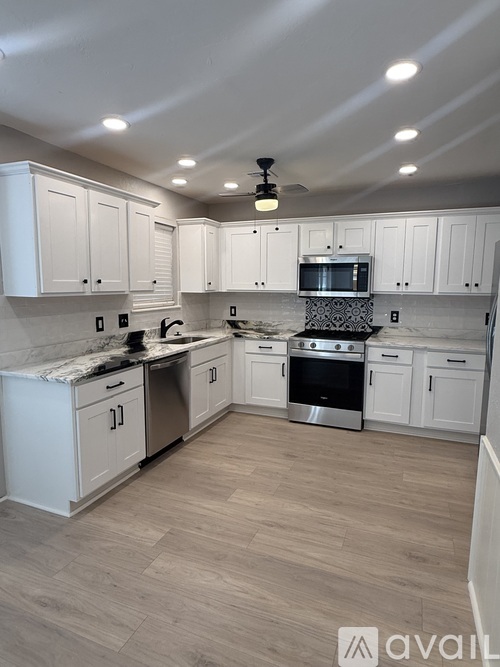 5013 Brookdale Dr 3 Beds Apartment for Rent - Photo gallery 2