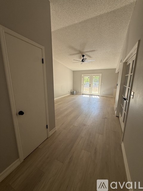 5013 Brookdale Dr 3 Beds Apartment for Rent