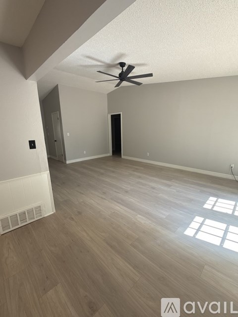 5013 Brookdale Dr 3 Beds Apartment for Rent
