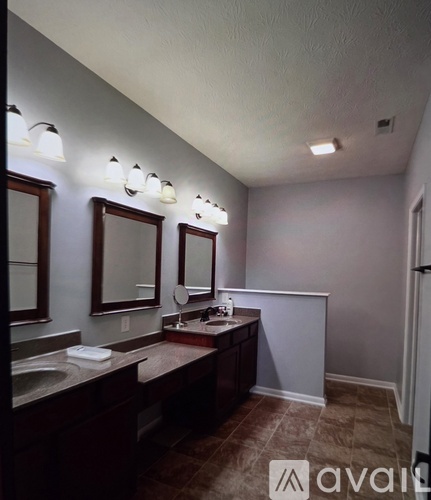 3218 South Courtney Drive 3 Beds Single Family Home for Rent - Photo gallery 4