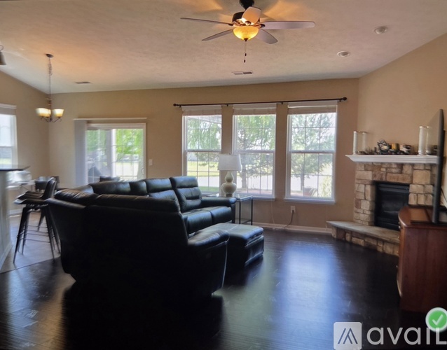 3218 South Courtney Drive 3 Beds Single Family Home for Rent - Photo gallery 5