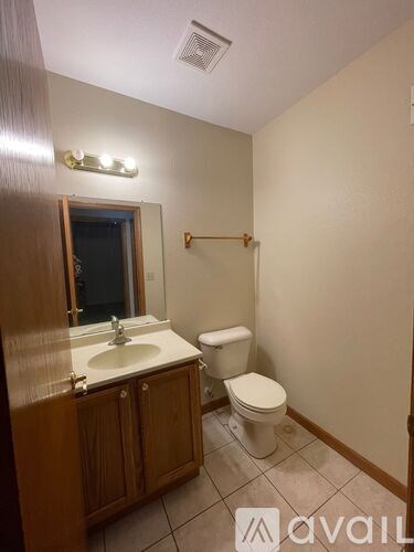 931 W Monroe Ave 3 Beds Apartment for Rent