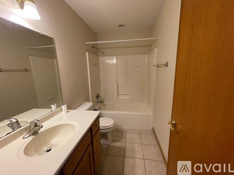 931 W Monroe Ave 3 Beds Apartment for Rent
