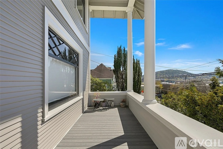 1200 West Holly Street 4 Beds Single Family Home for Rent - Photo gallery 2